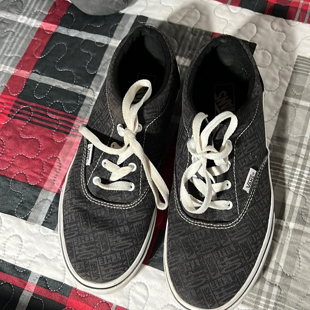 Vans Off the Wall Black & Grey Size 6 Youth